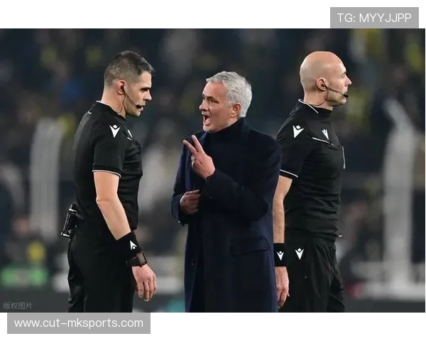 穆里尼奥战术革新引爆足坛：进攻理念重塑比赛格局